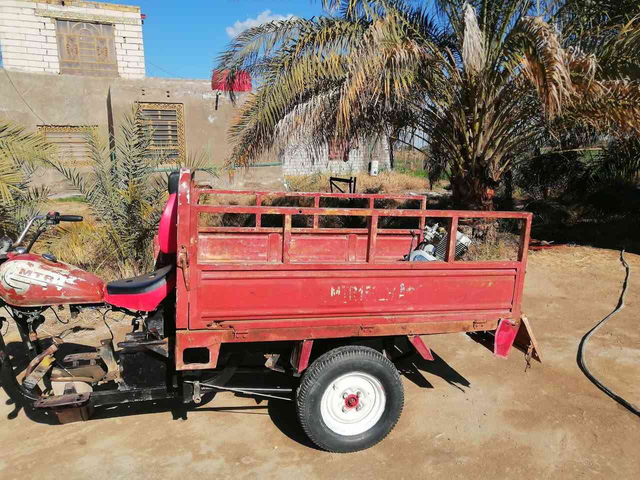 ستوته لبيع رقم وسنويه اسود رعيه ما اندله منزلين مكينته مكفوله ستوته من ركبه وخياس 2008 السعر 650 وبيه مجال مكان مشخاب  ***********
