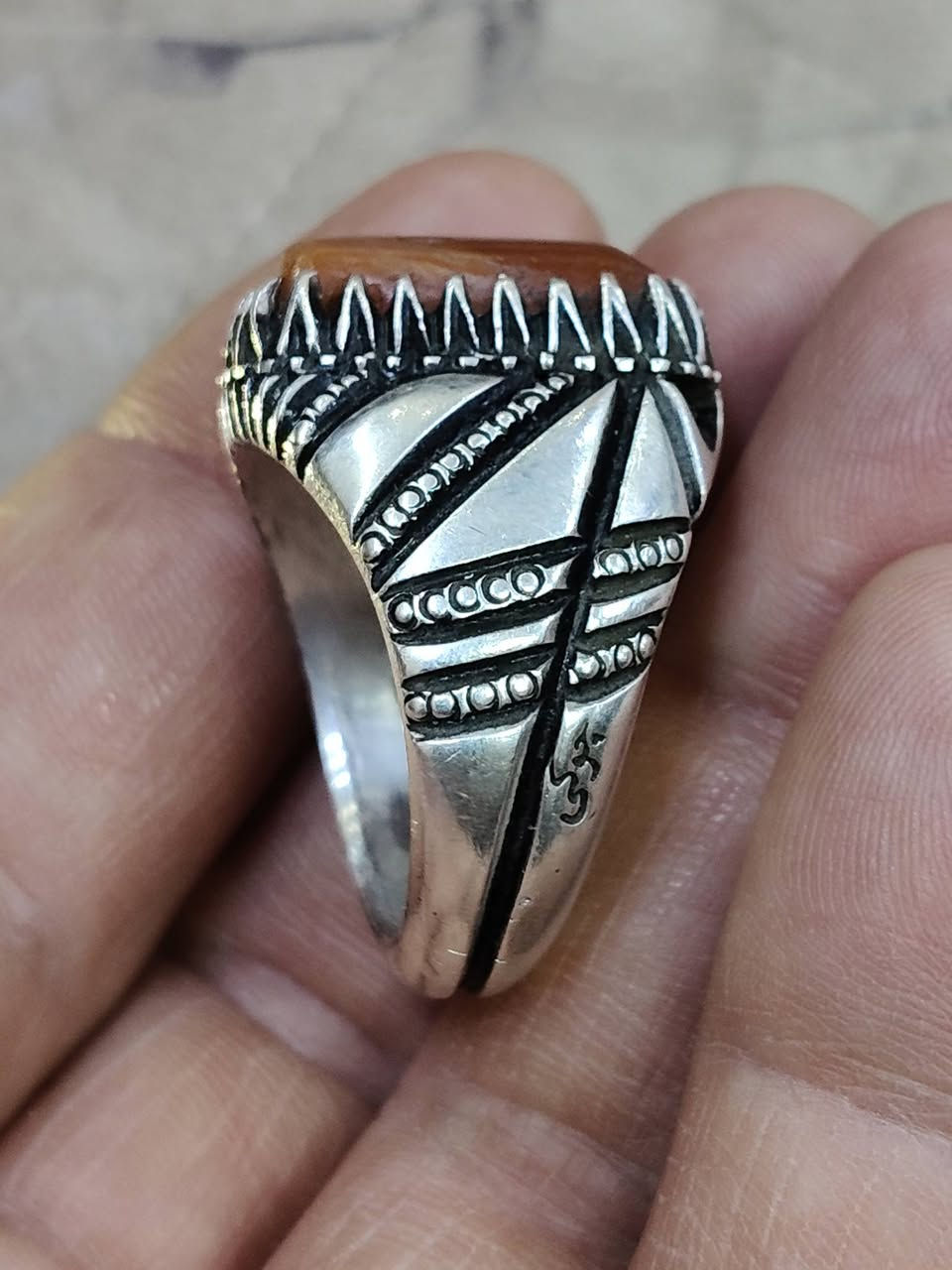 عقيق يماني قديم صياغة جوكي 200 ألف بغداد ***********
