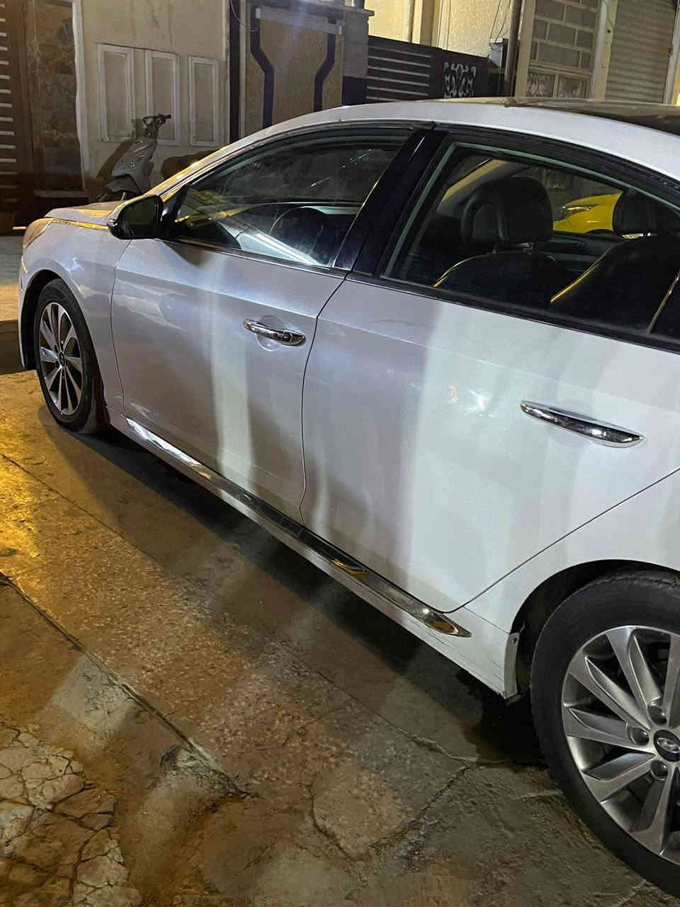 السلام عليكم من رخصة الادمن
سوناتا 17 فول vib سياره بيه صبغ حزام جماليه بدون دواخل بدون تبديل بدون حادث 
داخله مكانها بغداد ب120 بيه مجال 
رقم صاحب السياره***********
