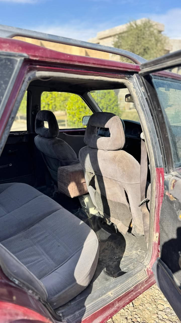 مازدا 525 حبل
كير ومحرك شرط 
السعر 15
***********
