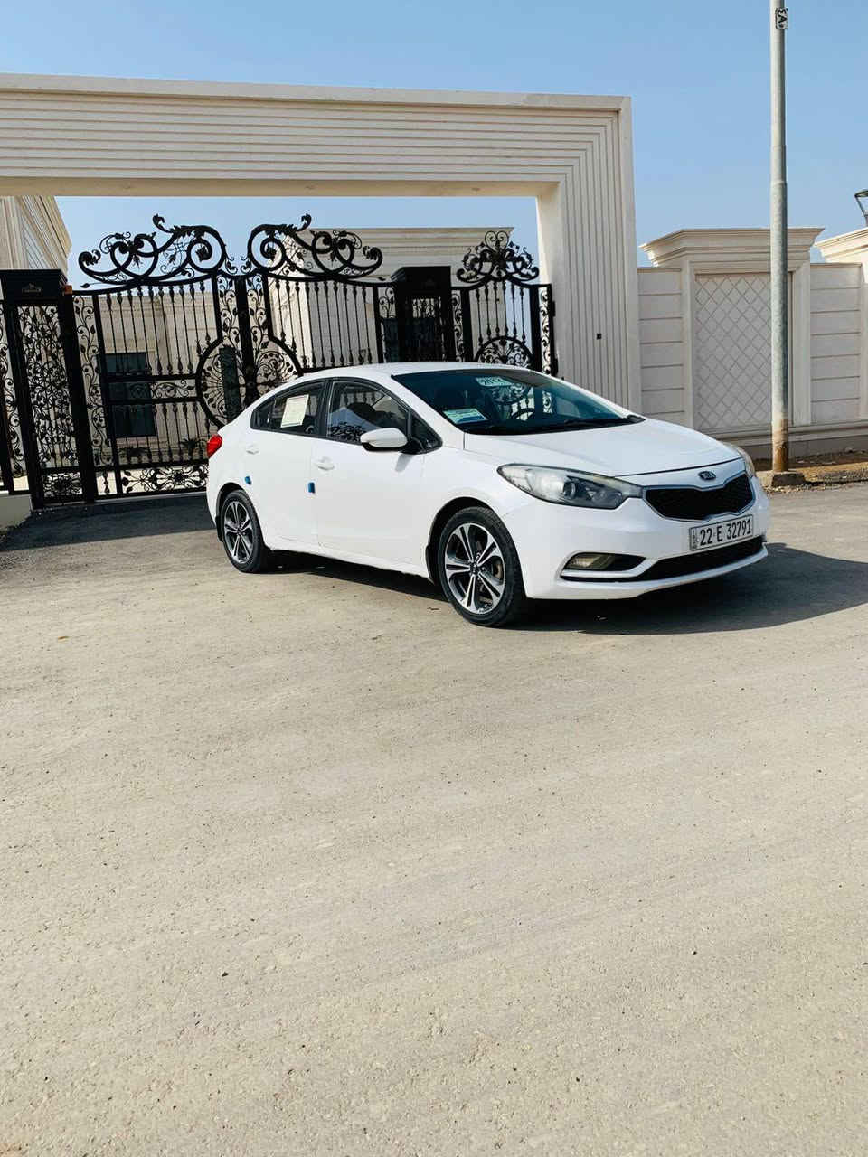 سلام عليكم ورحمه الله
سيراتو 2014 خليجي كير مكينه حداديه تخم تاير وتبريد ثلج تدفئه سياره جديده معنى الكلمه رقم اربيل ارقام وسنويه جدد سياره بيها قطعتين تبديل فقط نفس الون بدون دواخل شرط سونار مكينه 1600 دوش لا تنقيص ولا صوت ولا فتح  سياره جديده 
مواصفات 
تحكم جهتين 
سستم سماعات 
ويلكب كروم
كامره خلفيه
حساس خلفي
حساس أمامي 
ماشيه 170 حقيقي 
وباقي مواصفات بيها 

السعر 108 وبيها مجال بسيط 

***********
