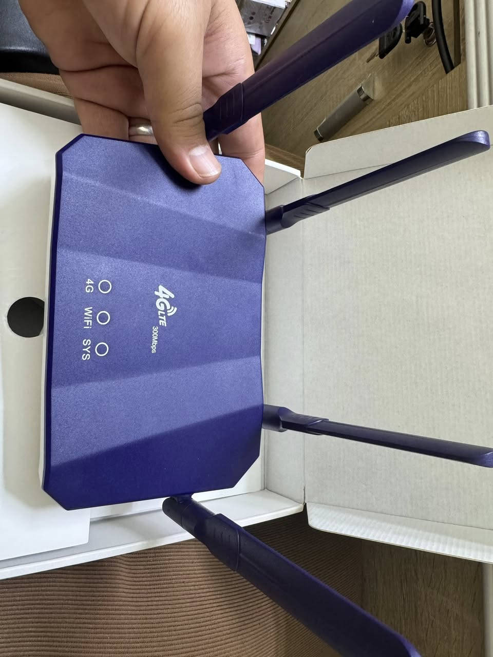 يدعم شريحة sim سيم كارد
ويشتغل عالتايبسي


**إذا كنت صاحب هذا الإعلان وتريد حذفه لأي سبب، رجاءا أرسل رسالة إلى الدعم الفني**