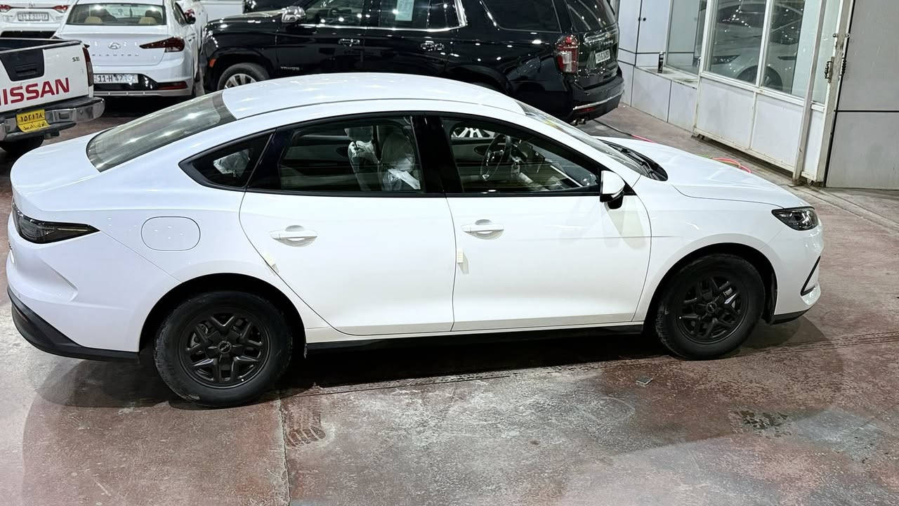 عرض خاص وسعر بلاش ارخص سعر بالسوك كله 
سيارة بي واي دي سيل _ 5_ 2025 زيرو 
مرقمه بغداد وجاهزة 
اليكم المواصفات
انتبه السياره : هايبرد & بانزين & كهرباء يعني التفويله الوحده بانزين تمشيك 2100 كيلو
سعه التانكي 65لتر 
حجم المحرك 1.5
شاشه اصليه 
هند بريك كهرباء
دشبول شاشه ديجيتال
اوتو هولد
تشغيل عن بعد تحكمات مقود
اوامر صوتيه
منفذ طاقه
منافذ شحن
مقود جلد حياكه
دخول ذكي
3 وضعيات قيادة
اشاير بل مري
تتسع المقصورة ل 5 ركاب
المقاعد جلد
اناره داخليه LED
لد امامي LED
‏LED بك لايت
قطعتين تبريد 
مثبت سرعة
حجم الاطار 16
مانع تزحلق
شاحنه خلفية
كير كرستال
البطاريه ليثيوم الاقوى والاطول عمرا في عالم الهايبرد ملاحضه: جميع العده مالته موجوده  
العنوان بغداد 
رقم صاحب سيارة: ***********
