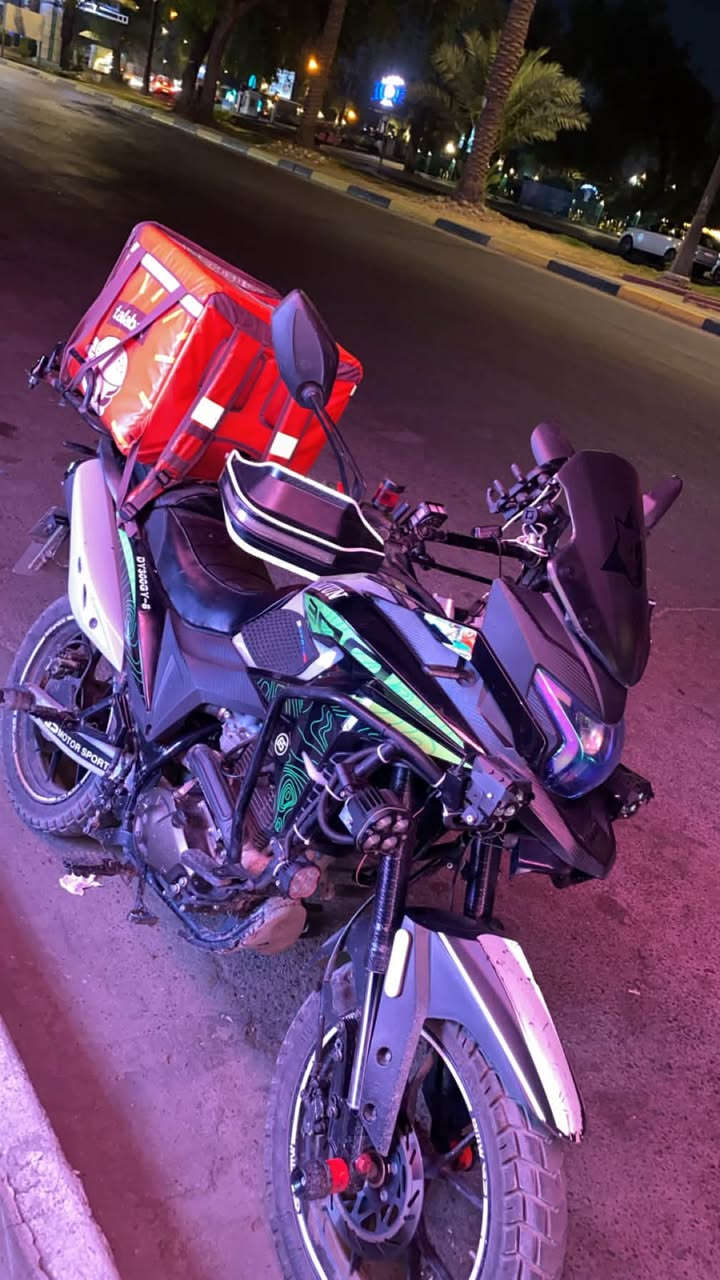 دايوان ادفنجر 300cc موديل 2025للبيع او المراوس كاملة مابيه نقص + وياها جنط GS خلفية وامامية العدد (4) + لد احمر عدد (2) بيها هواي اضافات وتعبان عليها والدراجة خير من الله ماشية 28 الف العنوان بغداد حي العامل للتواصل (***********) السعر 3300 وبيها مجال بسيط
