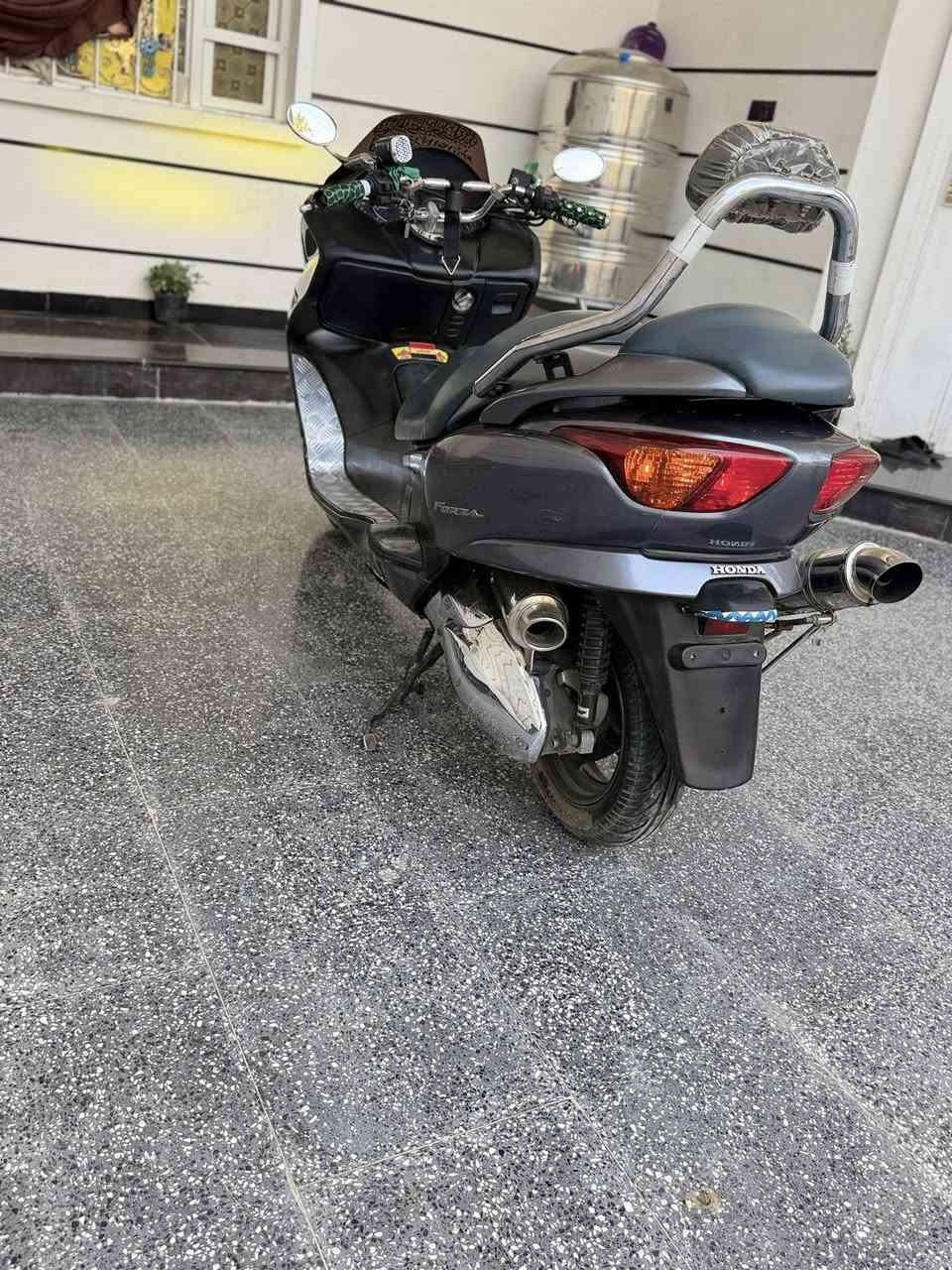 فورزا 0/8 للبيع عمية بلادي /فول تزويد نيكل/صالنة طرب رياضي /شوتة رياضي نيكل /مريات عكرب نكيل /سترن رياضي /دبلات رياضي نيكل 
تجوة نيكل عالية /
مكينه  بلادي / كلجات بلادي / 
منضومة زنون   
دراجه كلش حلوة / 
شلعه معدل قويه / كهربائيات كلها شغالة / تراي يخبل ونعومه فول 
دراجه جديده كلش  اوراقها كامله دراجة احلة من الصور 
سعرها ( مليون و 250 ) مكاني بغداد مدينة الصدر 
اللاستفسار : هـ ***********
