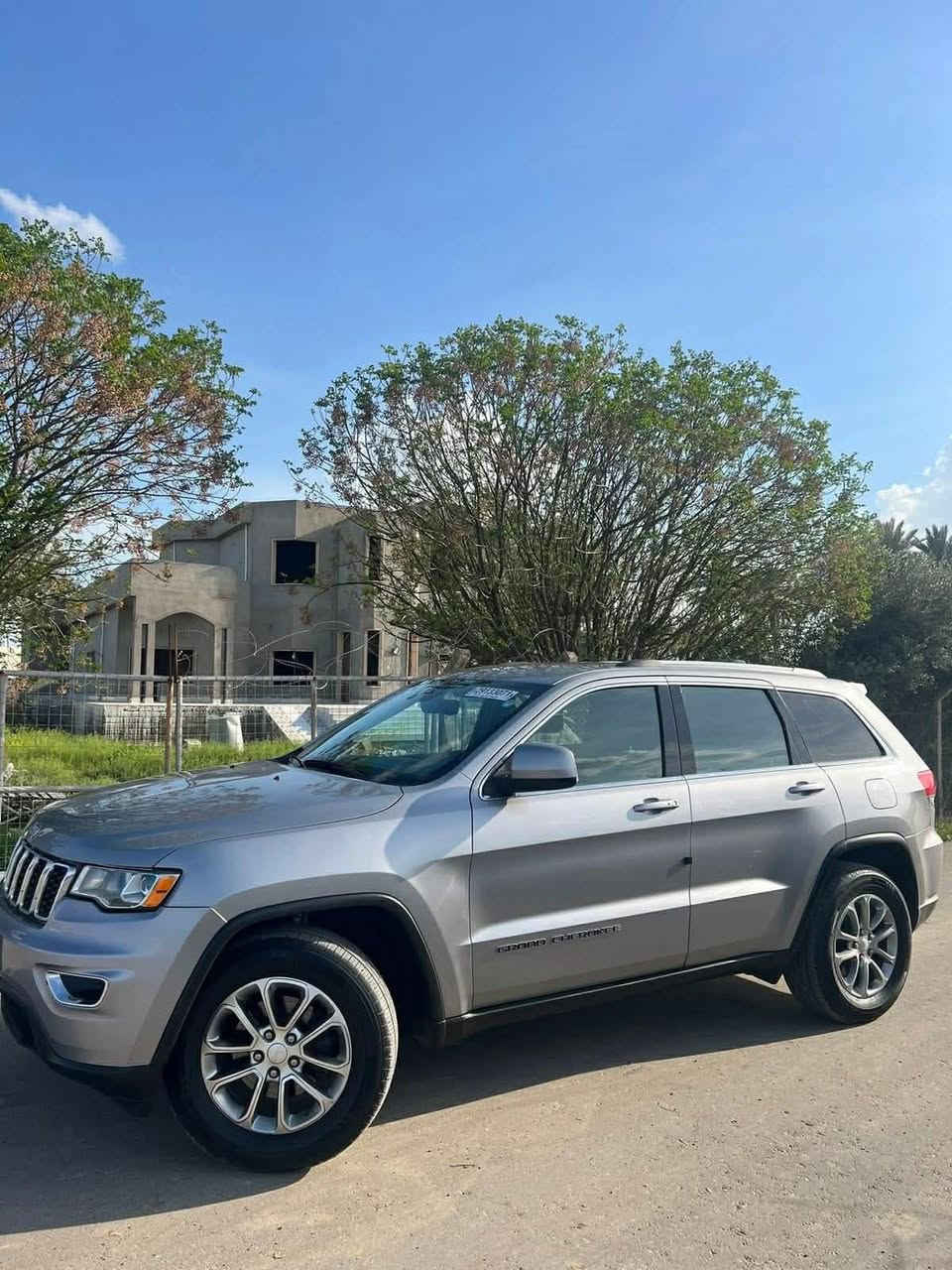 السلام عليكم
للبيع
جيب لاريدو
موديل 2017
رقم اربيل دولي / تحويل مباشر
الضرر جاملغ الأمامي صبغ فقط السونار مرفق بالمنشور
كير محرك شرط 
مكان السياره صلاح الدين / العلم
السعر 200 وبيها مجال
الاتصال على الرقم
***********
***********
