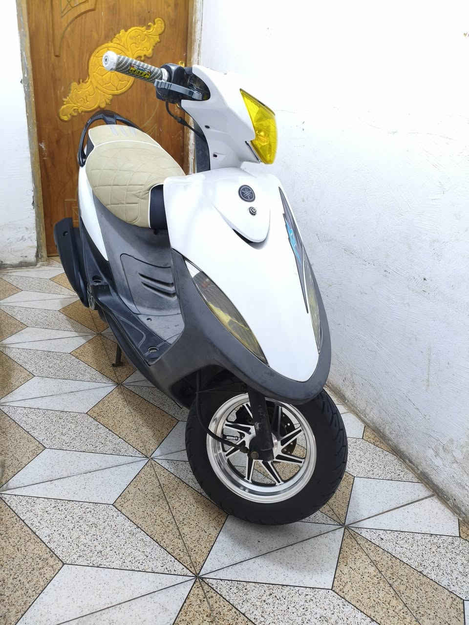 ماكس جديده كلهة شغاله سلف هندر اشاير سكنات ما مفتوحه شلعه ومشي نعومه كلش حلوه كفرات  اصليه حواضن اصليه عدادات الكهربايات كلها شغاله بوشه 49 ابلاديه لايت عالي وناصي دبلات امامي وخلفي ابريكات اماميه وخلفيه جاهزه اخت الرمبه نعومه كلش حلوه ما بيها اي نقص لا تبخير لا تنقيص جاهزه مكان حيانية شارع السيد سعر 750 رقم ***********
