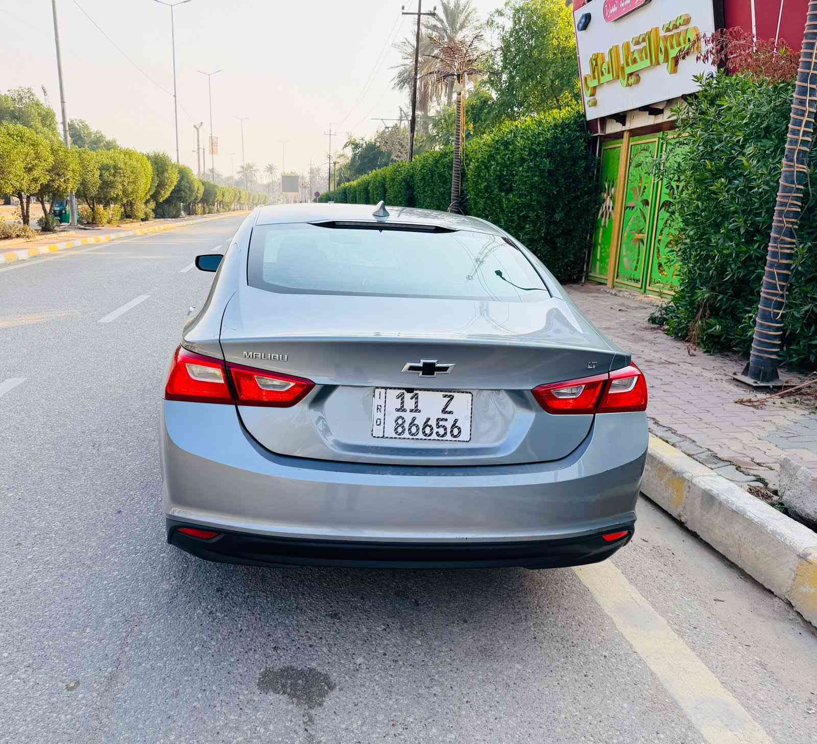 ماليبو 2023حادثها فقط بنيد بدوان دواخل رقم بغداد معوقين مواصفات LT وجاهزه للأخيره كير مكينه حداديه تايرات ماشيه 45 السياره صوره الحادث مرفقه  بالمنشور رايدها ب128 وبيها مجال مكاني العماره ***********
