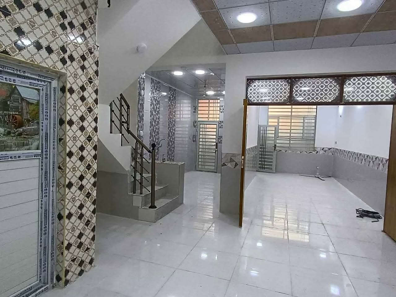 بيت للبيع 120 متر طابو صرف ( الوجه 6 والنزال 20)

حي ميسان قطاع 24 .. عرض الشارع 12 تبليط

بناء جديد 2026 درجة اولى … صب كونكريت مسلح

يحتوي على طابق ونص

الاول / غرفة وصالة واستقبال ومطبخ ومكشوفة
       وصحيات داخلية وخارجية طارمة

الثاني / غرفة وصالة وصحيات

السعر 150 مع المجال

للاستفسار *********** مكتب القلعة بحي ميسان
