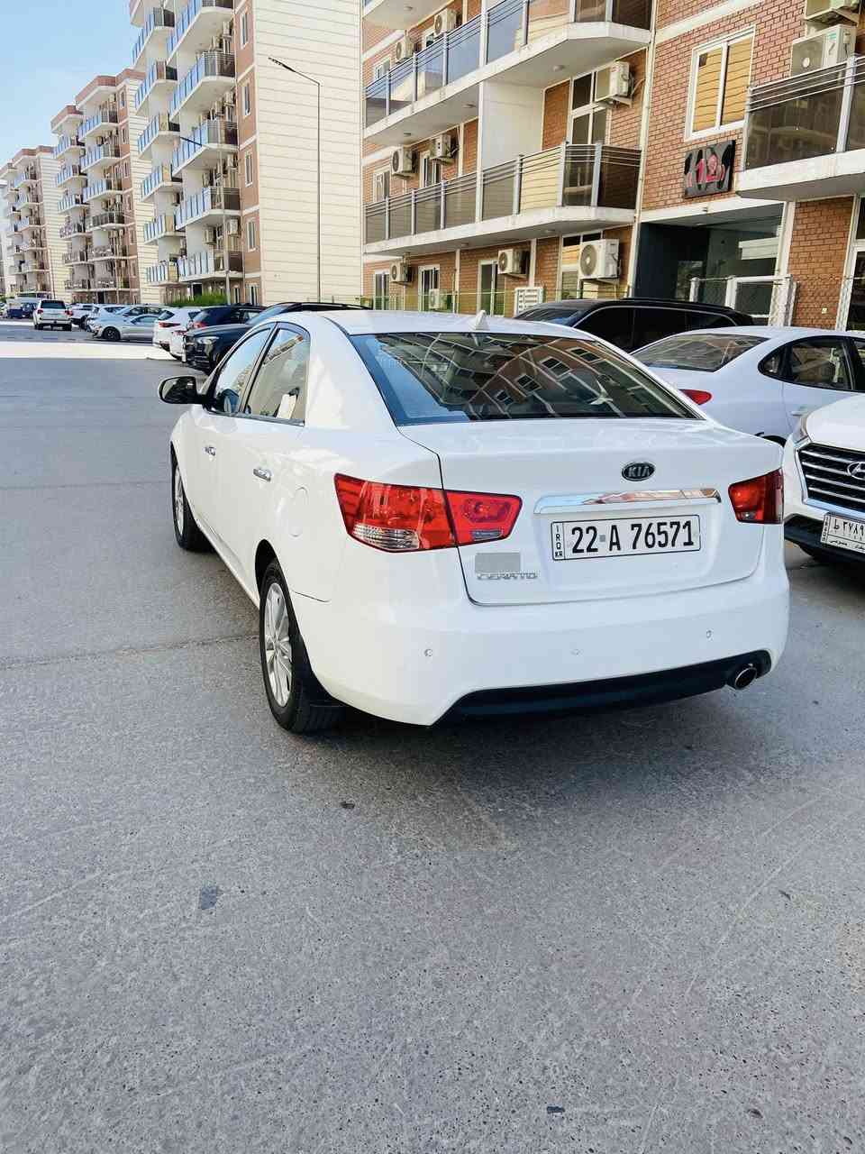 السلام عليكم 
سيراتو 2013 خليجي
مواصفات نص فول بيها صبغ باب السائق 
السياره تخم تاير جديد صدر امامي خلفي جديد مابيها اي نقص السيارة جاهزة بأسمي رقم أربيل مكاني بغداد الكرخ السعر 92 وبيها مجال قليل 
رقم تلفون ***********
