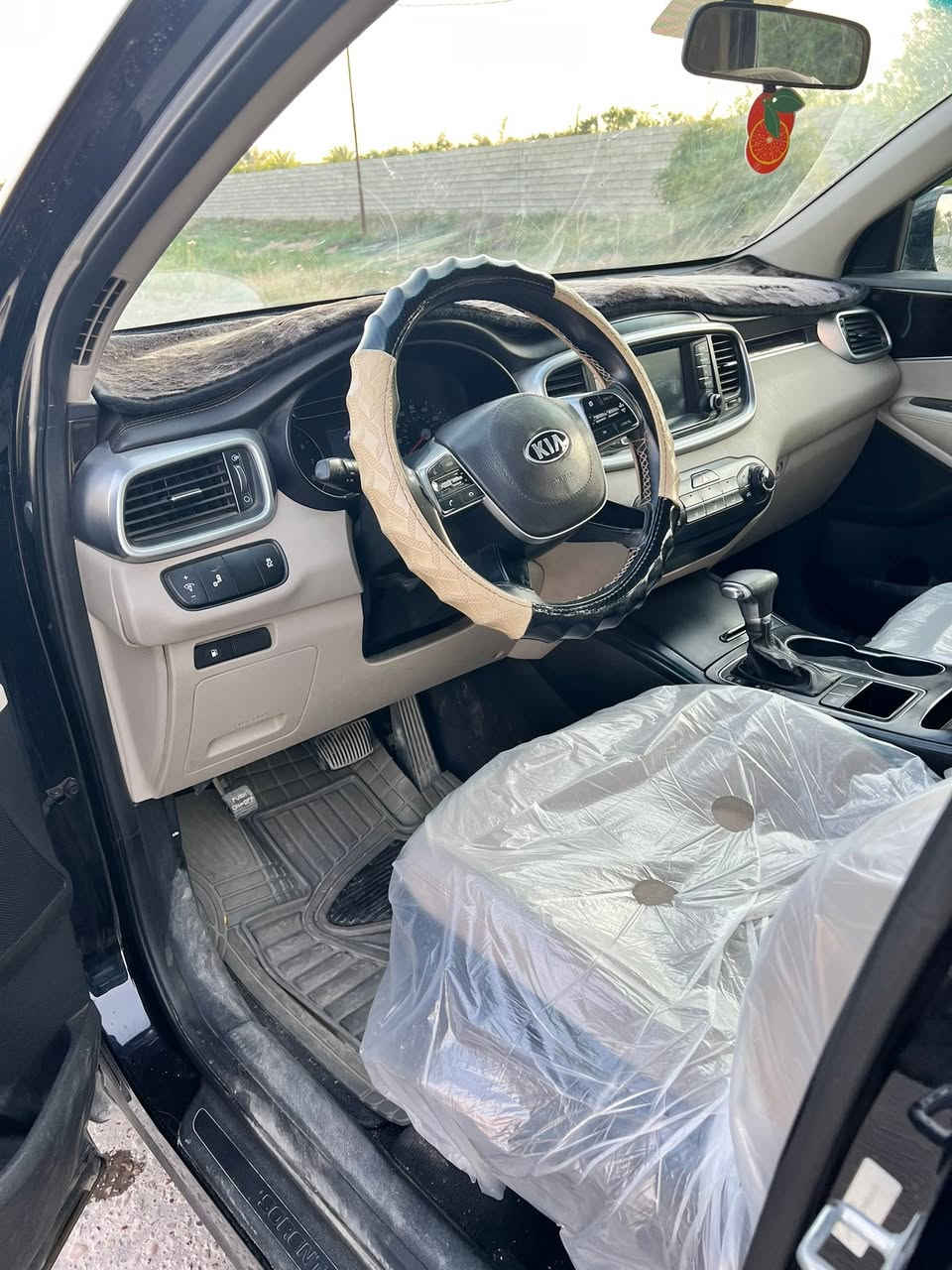 للبيع سيارة سورنتو رقم بغداد موديل ٢٠١٩ وارد امريكي نضيفة حيل مبدل بنيد وجاملغ بأمريكا بلادية بدون نقطة صبغ المواصفات نص فول بيهه مودات قيادة واشاير بلمري ورادرات جانبية ماشية ٨٥ سعرها
١٨٥ ورقة وبيها مجال للشراي مكان بلد للاستفسار الاتصال على الرقم ***********
