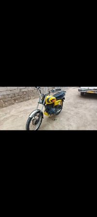 ياالله سلام عليكم شباب دراجه للبيع ادوات نضيفه وحلوه مناقصه اي شي جاهز...