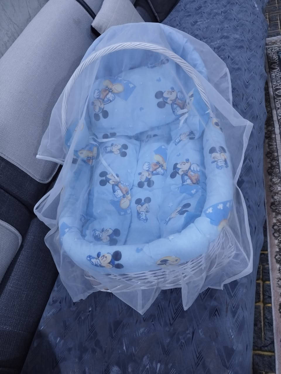 السلام عليكم سلة طفل خوص جديدة مع فراش ومخدة ديباج السعر 25 الف عنوان الديوانية للتواصل ***********
