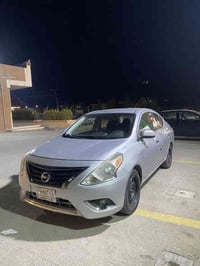 نيسان فيرسا SV موديل 2019 رقم نينوى ، سنوية 2027  قطعتين صبغ ، كير و م...