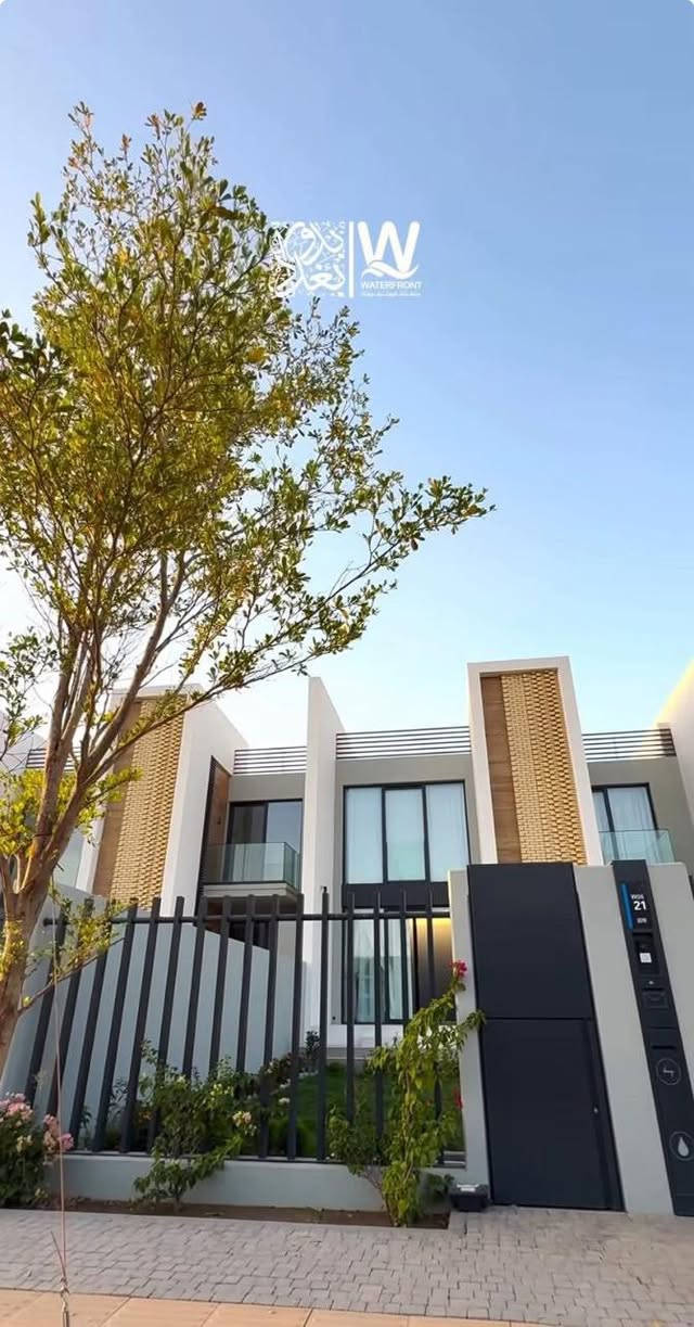 دار للبيع في بدور بغداد vip
-مساحة 250 م 
-موقع مميز 
-جاهز للسكن 
-فئة c+
-بسعر 750 مليون فقط 
للتواصل والاستفسار ***********
