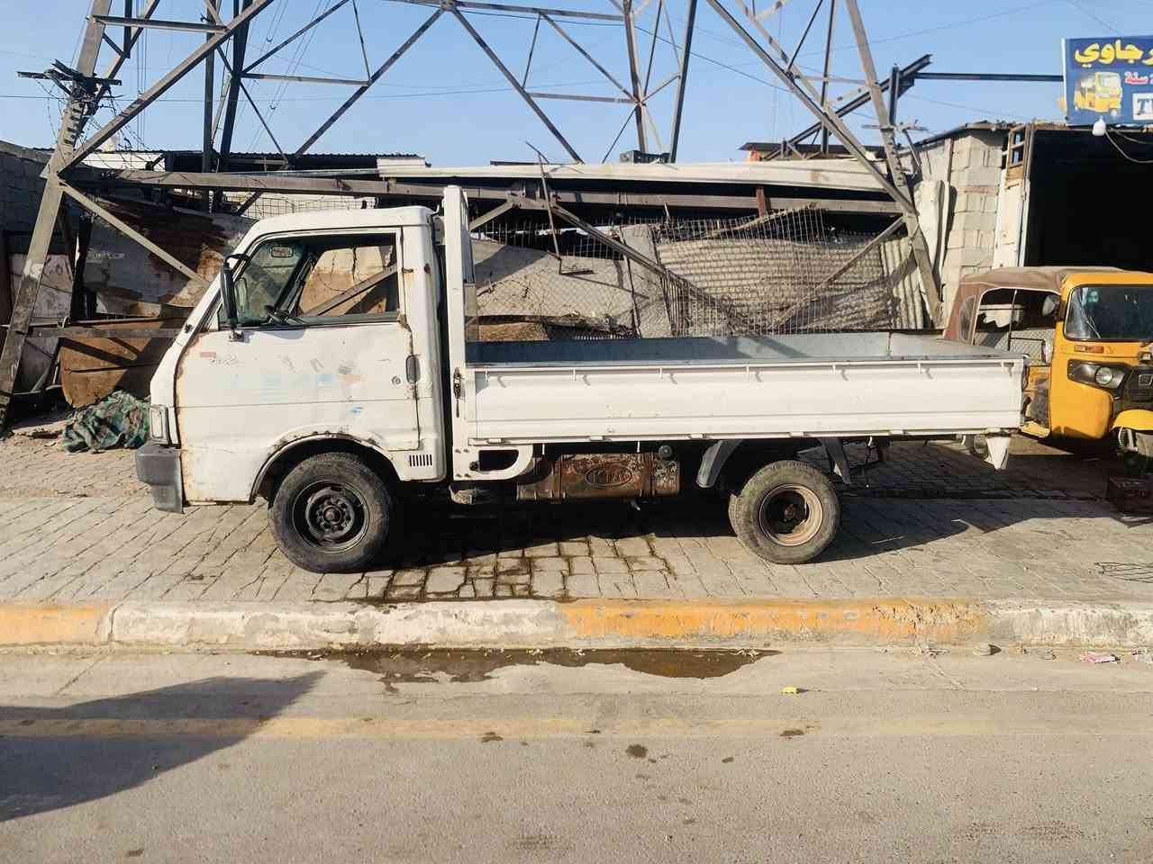كيه بنكو ٩٤سياره بلاديه كلها قطرت صبغ ما بيها لا ضربه بلاديه كيره يخبل مكينته جديده سياره جهازه بسمي تحويل
سعر ٣٦مكان مدينت الصدر *********** سياره جهازه
لبدي جديد حلو
