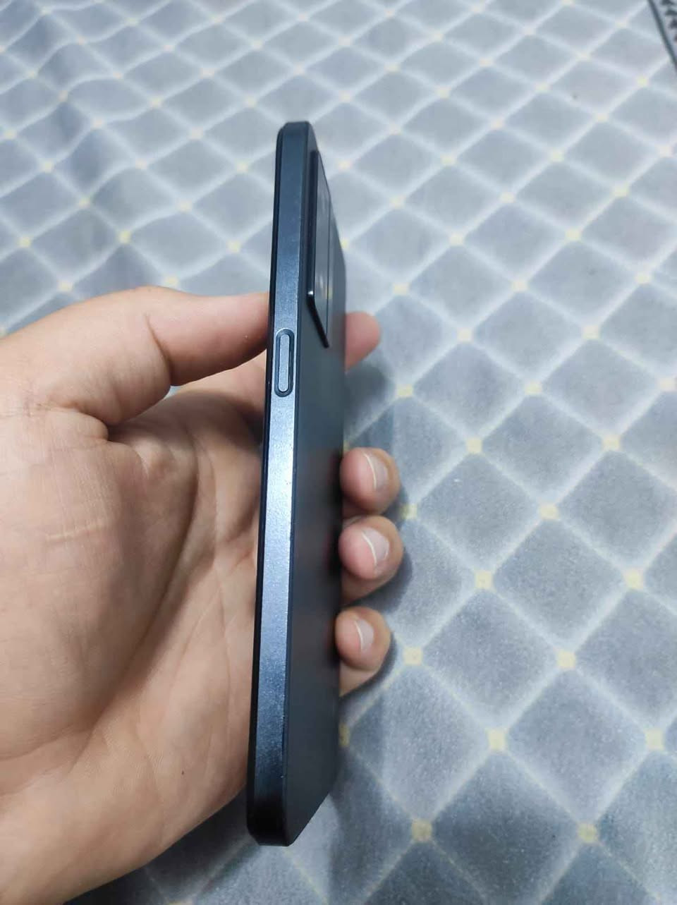 جهاز موبايل oppo A57 للبيع 
ذاكرتة 64 
الجهاز جديد فتحته من الكارتون وضل بدون لزكه وكع مني والشاشه بدلتها 
باقي الجهاز نظافة 100 ٪ 
رايدة ب ٨٥ وبي مجال 
*********** واتساب او ماسنجر 
بعقوبة التحرير وتوصيل اله ادز فلوس الجهاز يلا اطلع الك توصيل بعقوبة, ديالى
