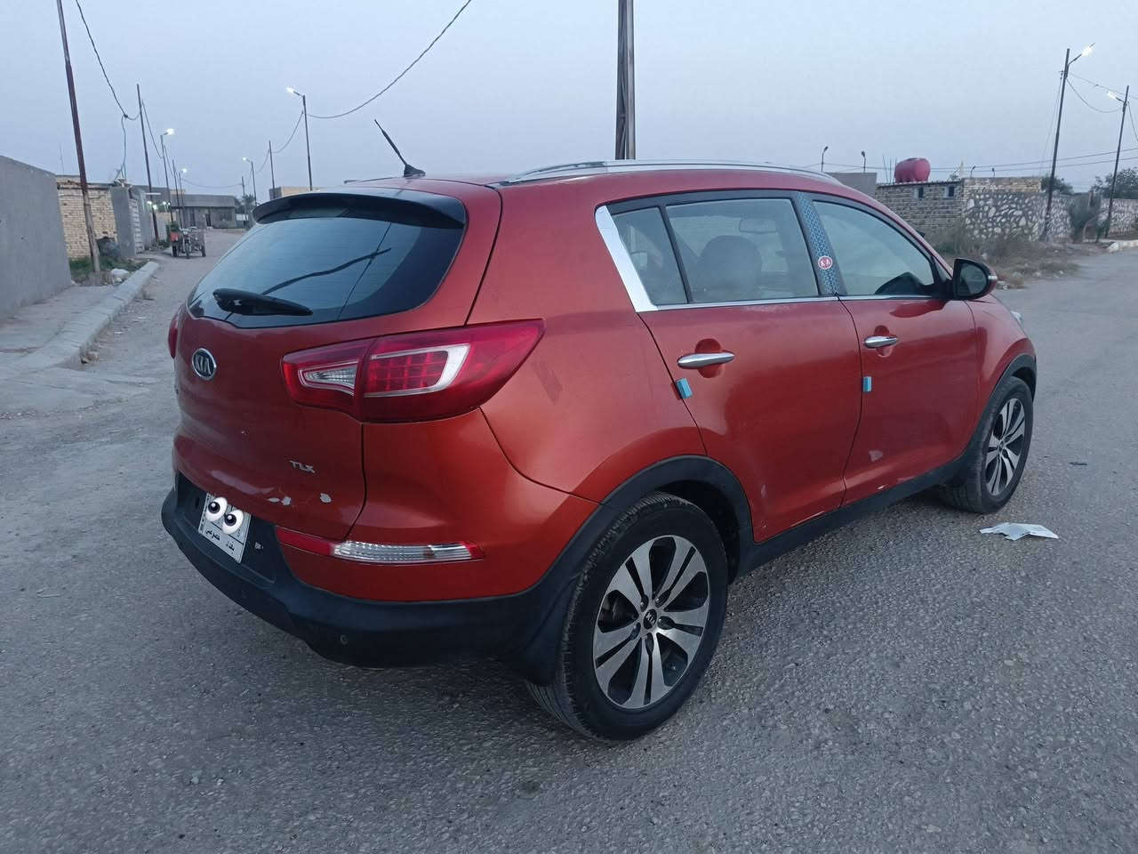 السلام عليكم للبيع سبورتج 2013وارد خلييجي لون مميز فول مواصفات بنوراما وشاشه وكشن كهرباء وثلاجه وحساس  خلفي ومكينه 2400وبعد هواي مواصفات لأن 1/1 سياره مكينه كير حداده شرط تبريد ثلج رقم بغداد تحويل ثاني يوم  سياره بيه رش حزام مكانه الديوانيه للاستفسار الاتصال عله رقم ***********  سعره ب 113وبيه مجال
