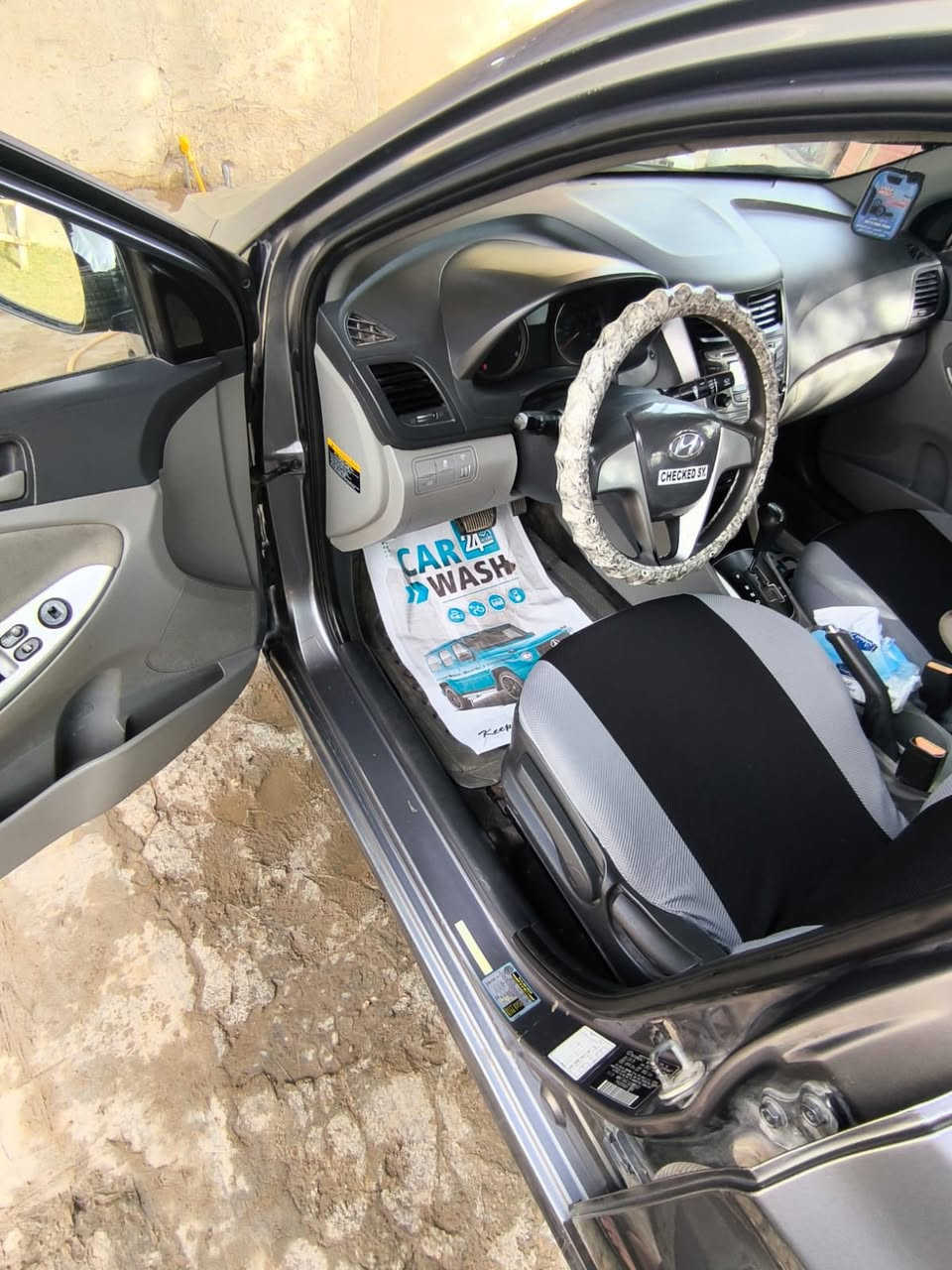 سلام عليكم سياره اكسنت 2016 محرك 1600 ضربه السياره صندوك رقيم السياره بابل رقم التليفون ***********
