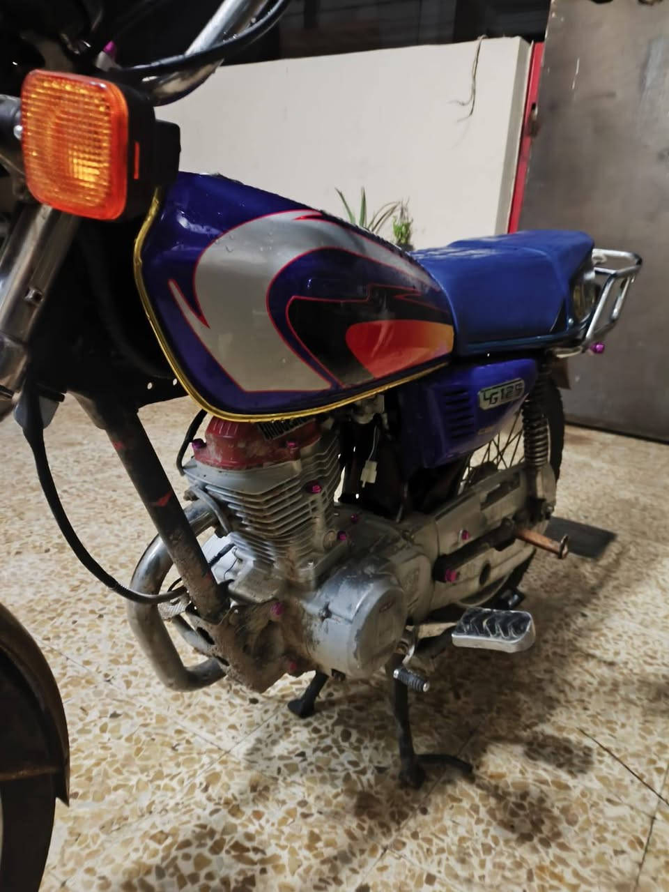 دراجه بارت ايراني  البيع موديل ١٨ باب اول مكينه نضيفه ومعدل وشلعه فول + تانكي جديد + كشن جديد + وارمنيه كالمه + كزوز كاتم+ دراجه متكالمه السعر 300 وبي مجال الطيبين بيع مستعجل شراي خبرني مو شراي لا تصلني  الرقم ***********
واتساب موجود

Ali Radwan Akram
