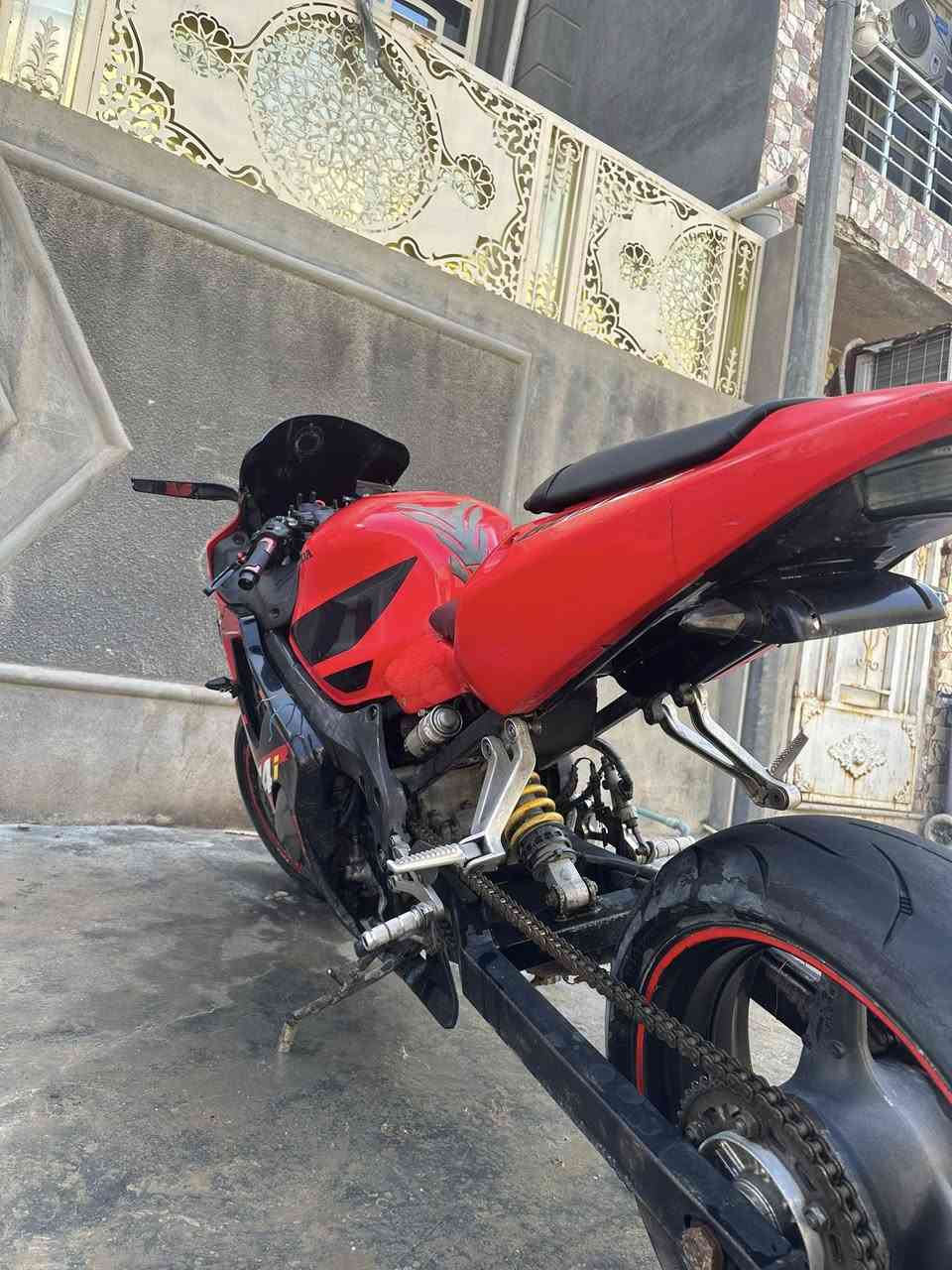 سلام عليكم دراجه افوراي 600 دراجه مكينه مكفوله كفاله عامه الدراجه عندي عداد السرعه ميشتغل عندي كم حرك بل كفرات حرك بسيط اقرا زين مو تدخلي تكلي وين الحرك موضح بل صور حرك بسيطات الدراجه عليه هاوزن طويل عارضه 28 بيهه مجال بسيط إذا مو شراي لتدخلي ***********مكاني بغداد
