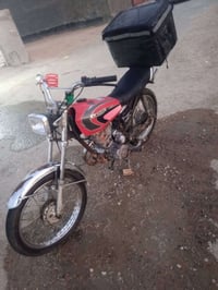 دراجه للبيع اربع كير  مكينه 5كير شلعه ومعدل  خير من الله السعر 200 وبي...
