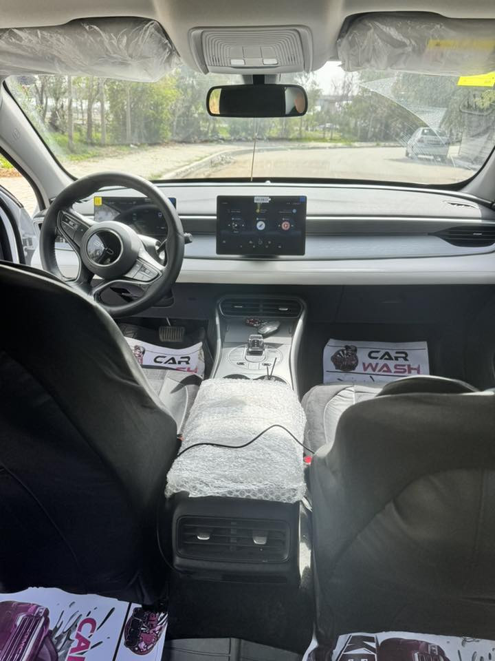 سيل فايف  رقم بغداد  ماشيه ٤الألف ونص.   نكول ٥الاف سياره زيور كفاله عامه.  موصفات معروفه بيه ذكا اصطناعي تشحن من كيفه. غراضه كامله. من كل شي. عنوان بغداد سعر ١٨ و٢٠٠  وبيه مجال حك جيه. ***********
