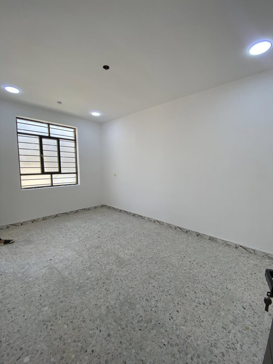 شقق جديده زيرو للإيجار
ب سعر ٥٠٠-٥٥٠ فقط (للعوائل فقط)
📍 الاعظمية-سوق الاعظمية مقابل ابو حنيفه
غرف نوم عدد (٢)
صاله 
مطبخ 
خدمات 
بالكون 
ملاحضة:البنايه تحتوي على ٤ شقق فقط
درج وليس مصعد 
للتفاصيل :***********
