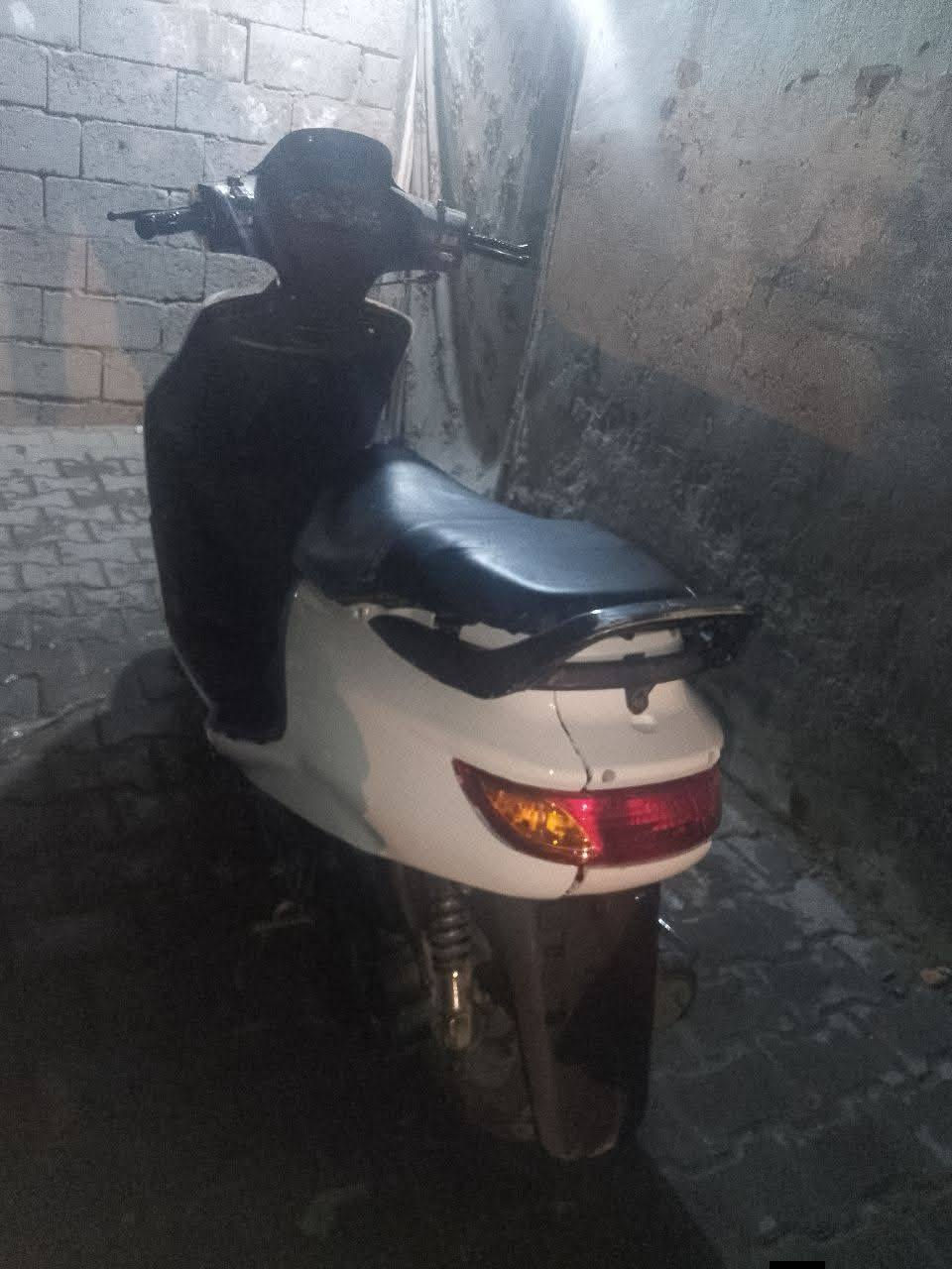 السلام عليكم
دراجه فراشة فحل للبيع 
محرك رمبه ما ممدودة عليها سبانه ابد 
كهربائيات كلها شغاله 
اشاير بكلايت لايت عداد عداد بانزين كلها شغاله 
دبل امامي دبل خلفي كلها شغاله 
تاير خلفي جديد 
كفرات جدد(البارحه شديتهن)
سوادات جدد (البارحه شديتهن)
دراجه محركها ما مفتوح ابد 
نكره سلف 
رقم شاصي بيها (مكاتبه)
لون ابيض السعر خاص تواصل خاص او 
واتساب (***********)
