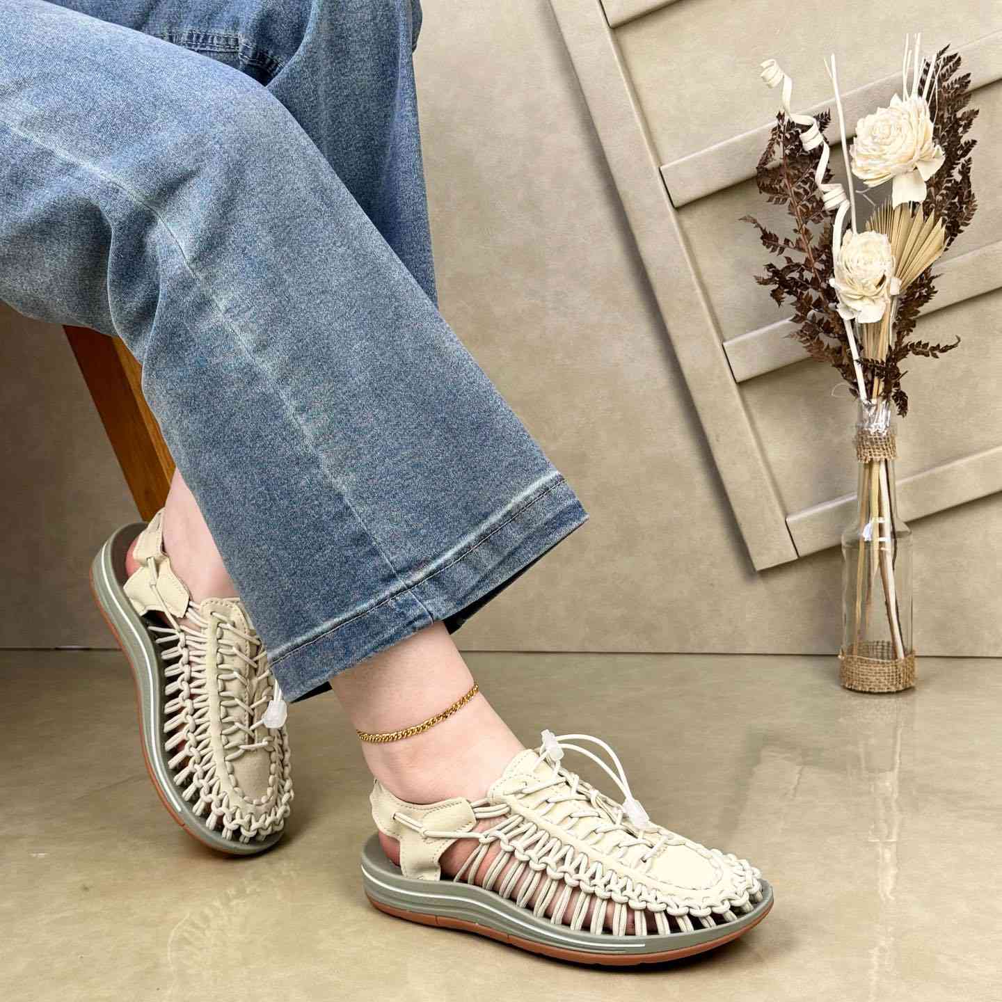 💥بسم الله وعلى بركة الله نبدأ بنشر بضاعة العيد  💥

😍خليج أنيقة ومتميزة هذا العام باحدث الموديلات 😍
 
💥صندل نسائي ترند الموسم ماستر كوالتي طبي 100‎%‎💥

القياسات / 37.38.39.40.41

متوفرة ب اربع الوان 💥💥

الكمية قليله سارعوا بالحجز 💥💥

العنوان / الانبار / قضاء عنه / المول الجديد / المحل ركن 

يتوفر خدمة توصيل داخل عنه 🚕🚕 

ويتوفر خدمة توصيل لجميع اقضية المحافظة 🚕🚕

ويتوفر خدمة توصيل لجميع محافظات عراقنا الحبيب 🚕🚕

للحجز والاستفسار يرجى مراسلة الصفحة ✅

او الاتصال ع الرقم التالي يتوفر واتساب ***********
