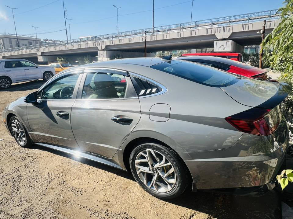 السلام عليكم شباب سوناتا للبيع موديل 2023 معوقين محرك 2500 ماشيه 36 مايل السعر على خاص العنوان بابل شارع 60 
قرب مجسر الطهمازيه الهاتف ***********
