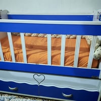 سرير طفل • نظيف • الحريه بغداد