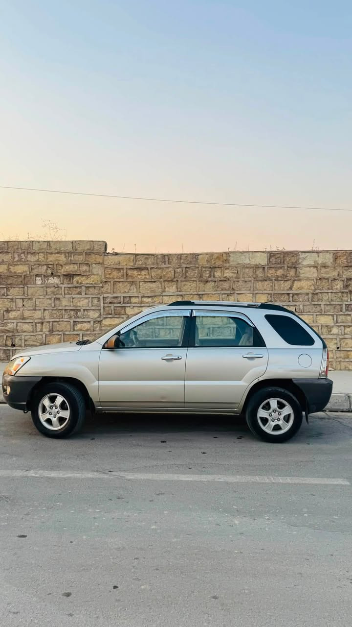 Sportage 2007

كيا سبورتج 
الموديل : 2007
گير محرك شرط
السيارة مرتبة داخلها مرتب 
بدون اي صبغ بيها فقط شوية ملاحظات خارجية مثل التقحيلة الكدامكم بالبوند وشخوط بالصفحة
الرقم نينوى الجديد داخلة هزة 
السيارة باسمي شرط التحويل 
السعر 95 $
للتواصل
***********
