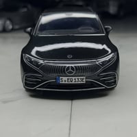 للبيع ⌚️  مجسم / مرسيدس EQS  موديل / 2022 حجم 1/24  من شركه / مايستو  ...