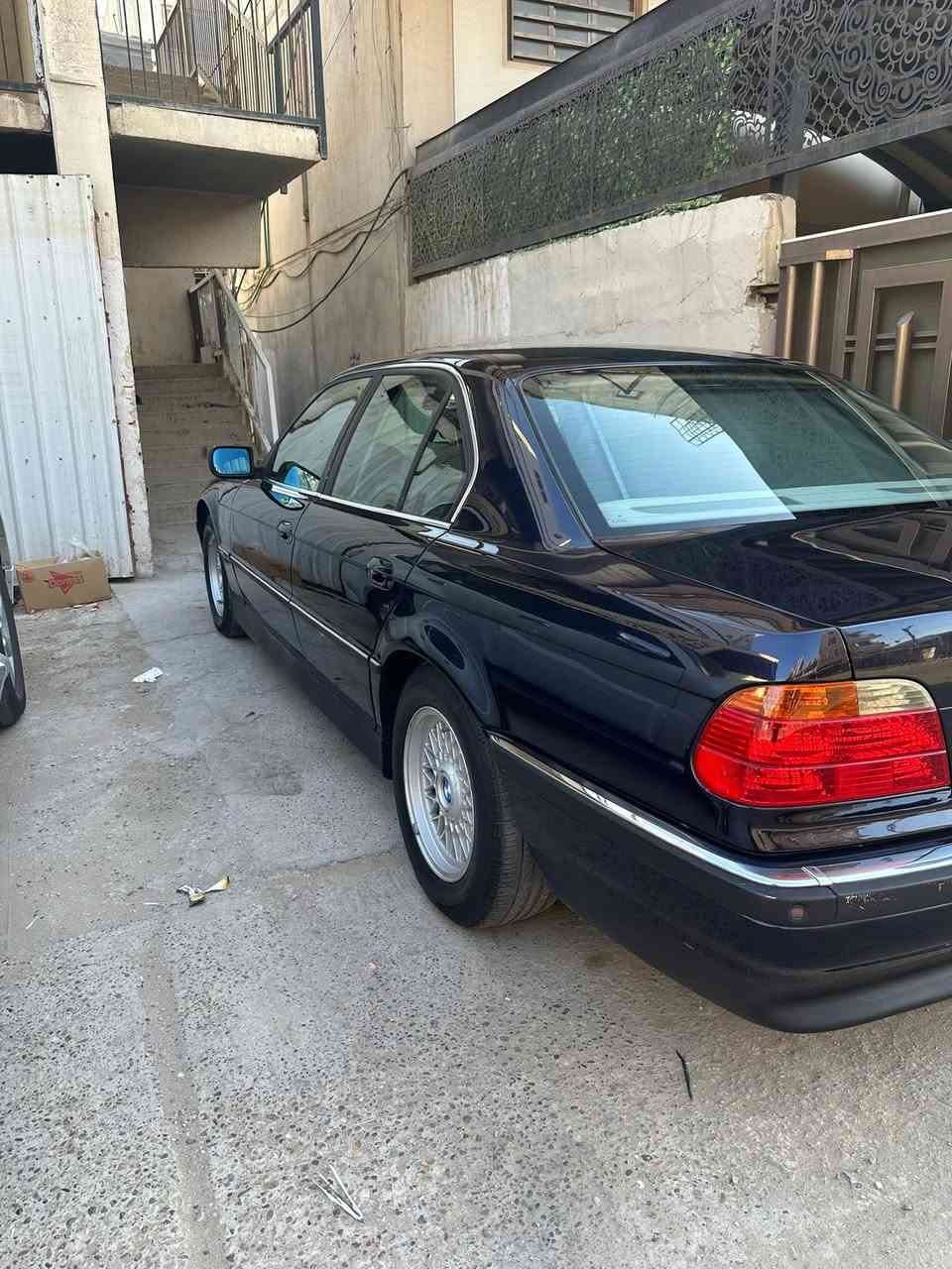 مساء الخير 730i bmw فول موصفات فتحة جلد كهرباء سلايت جام منضومة لاد محدثة 2000 بدون ظربة شاشة السيارة جديدة  بدون نقص 
المديل 95 بيع او مروس حسب القناعة 
***********
