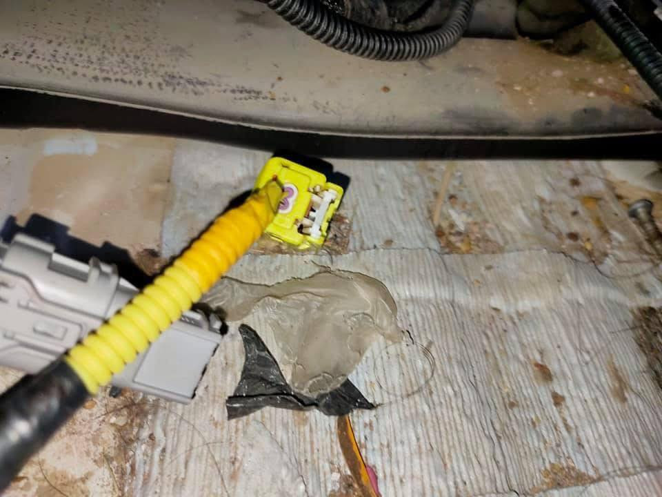 ⸻

🚙 لاندكروز ستينيه – بعد إنجاز العمل 🚙

✨ الخدمات المقدّمة:
🚿 حمّام كامل
✨ بوليش
🛡 تشميع
🖤 تكحيل
🔧 تبديل مازدات
🔩 تكعيد دعاميات
🧵 تبديل بطانة بنيد

📍 المعموري لحمّام السيارات
ديالى – بعقوبة – ام العظام مقابل جامع سيد ابراهيم 
مقابل دار الضيافة

📞 للتواصل والاستفسار:
***********
***********
