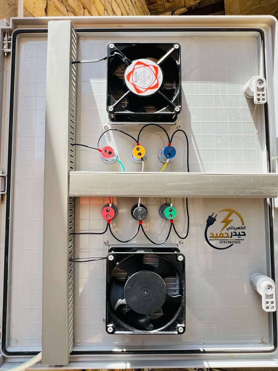 جزء من اعمالي في تجهيز وصيانة البوردات الكهربائية لحماية المنزل من ارتفاع وانخفاض الفولتية........⚡️🔌
الناصرية قضاء الرفاعي
الكهربائي حيدر حميد ⚡️
واتساب ***********
