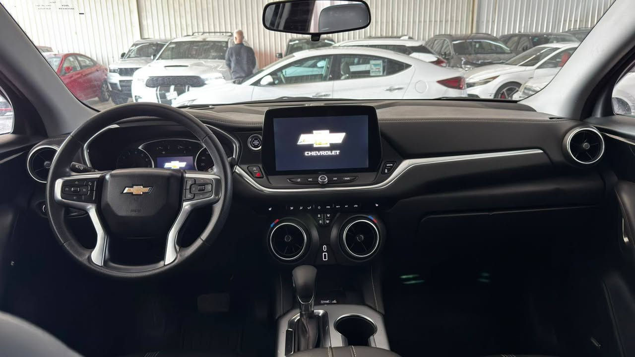 شوفر ليت بلايزر موديل 2024
السياره وارد امريكي بدون حادث سرقه فقط
بغداد معرض النبا العظيم 
*********** بغداد, العراق
