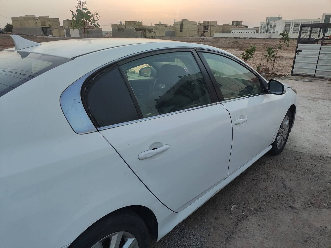 رينو ٢٠١٣ رقم واسط راعيها بالعمارة ومكانها بالعمارة سنوية لـ٢٠٢٩ بيها بنيد صبغ وبارد السعر ٦٥
***********
