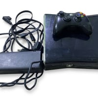 اكس بوكس 360 للبيع الجهاز نضيف يحتوي على 203 للعبة العاب متنوعة يدة وح...