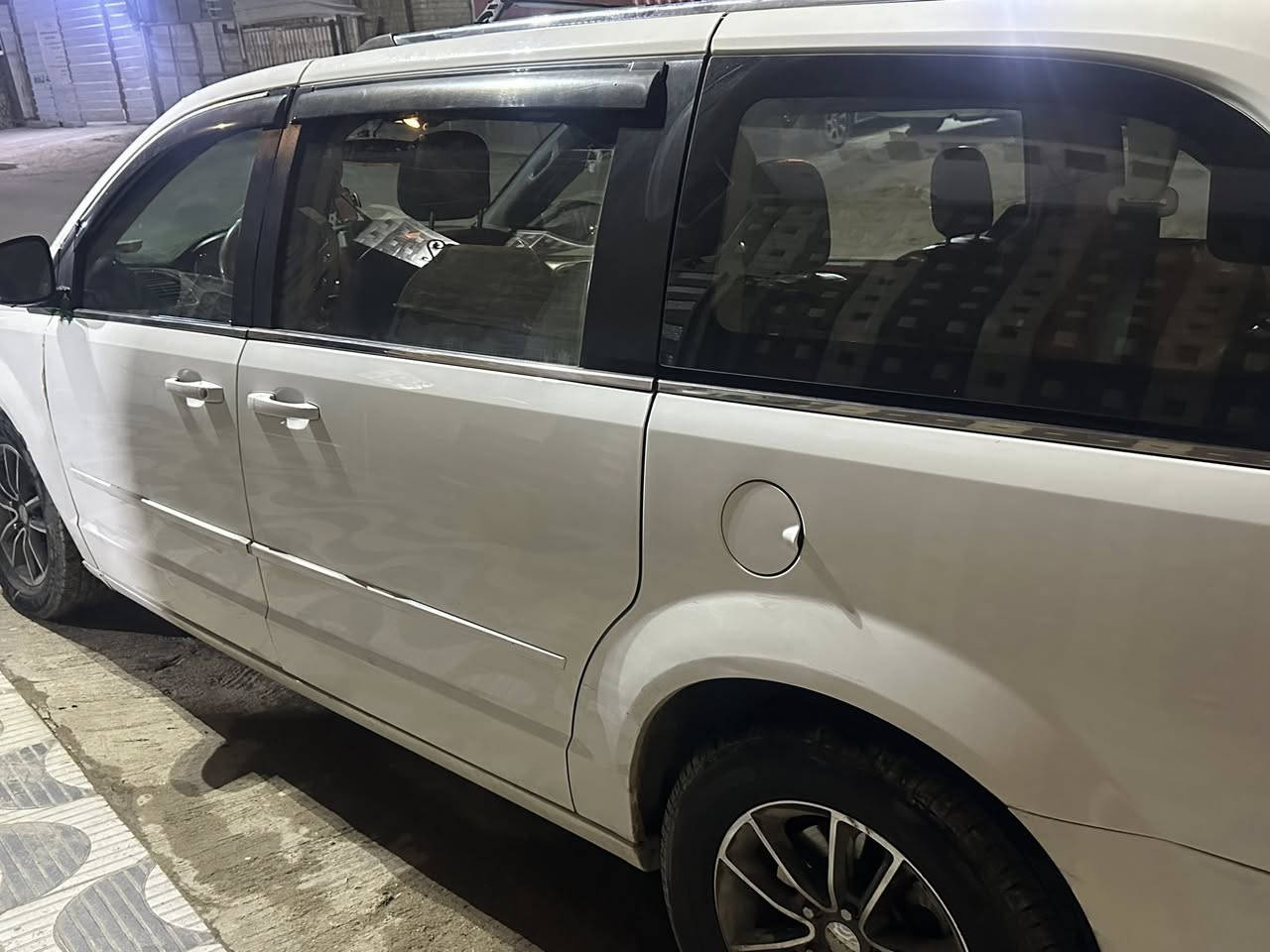 سياره دوج للبيع
سياره خير من الله فول 
بيبان كهرباء شاشة 
تخم تاير جديد 
***********
160$ مجال بسيط
