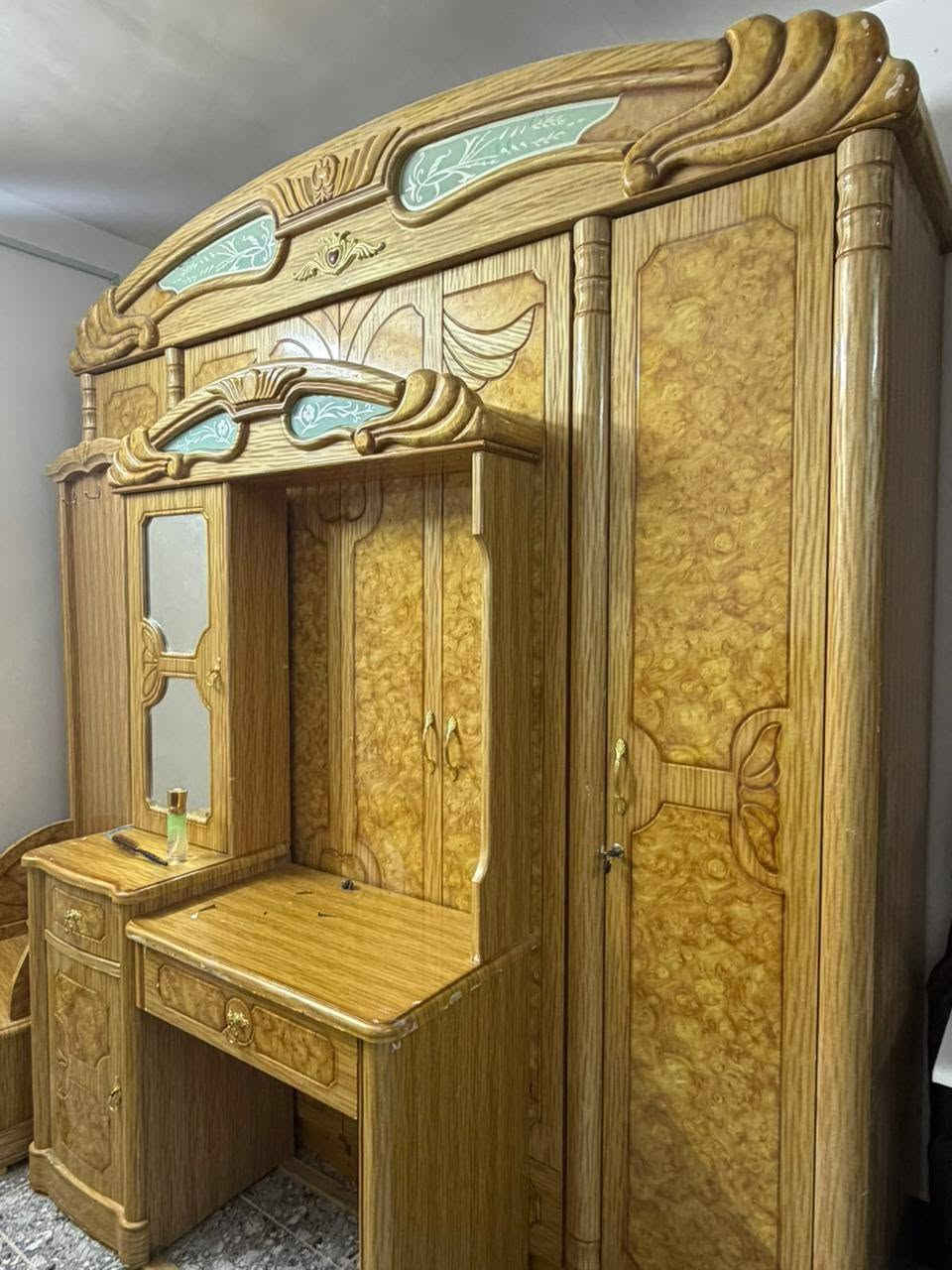 السلام عليكم هاي غرفه اخشاب ماليزيه السعر 250 وبيها مجال مكلف بالنشر للإستفسار عل الرقم***********
