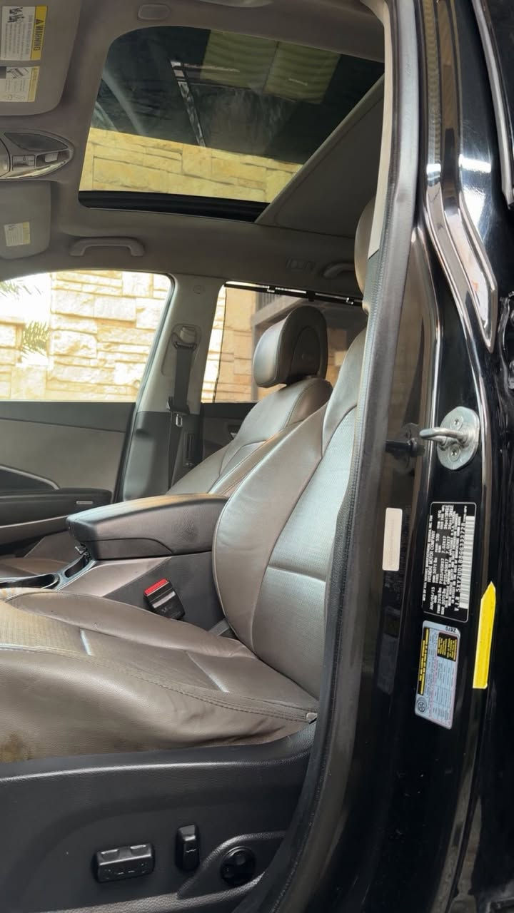 للبيع سنتافية ٢٠١٦ امريكي فول مواصفات ١/١ بدون صبغ
سيارة جداً نظيفة بدون اي نقص شرط الفحص 
ضرر فقط بنيد ومبدل ب اصلي بدون صبغ بدون دواخل 
رقم بغداد سنوية ب اسمي الرقم الجديد المواصفات :-
١- فتحة ( بنوراما ) 
٢- بصمة تشغيل + ابواب 
٣- كشنات تدفئة تبريد + جلد 
٤- جنطة كهرباء + ذكي عند الاقتراب 
٥- بك لايت 
٦- شاشة كبيرة + كامرة 
٧- اشاير مري + مري شفط + قلاب 
٨- بردات خلفية
٩- خزن ميموري 
١٠- محرك ٢٤٠٠ ( ٤ سلندر ) مكفول
١١-سماعات صوت ( انڤنتي ) 
وباقي المواصفات المعروفة للسنتافية 
عنواني بغداد حي الجامعة 
السعر ١٥٣ ورقة 
***********
