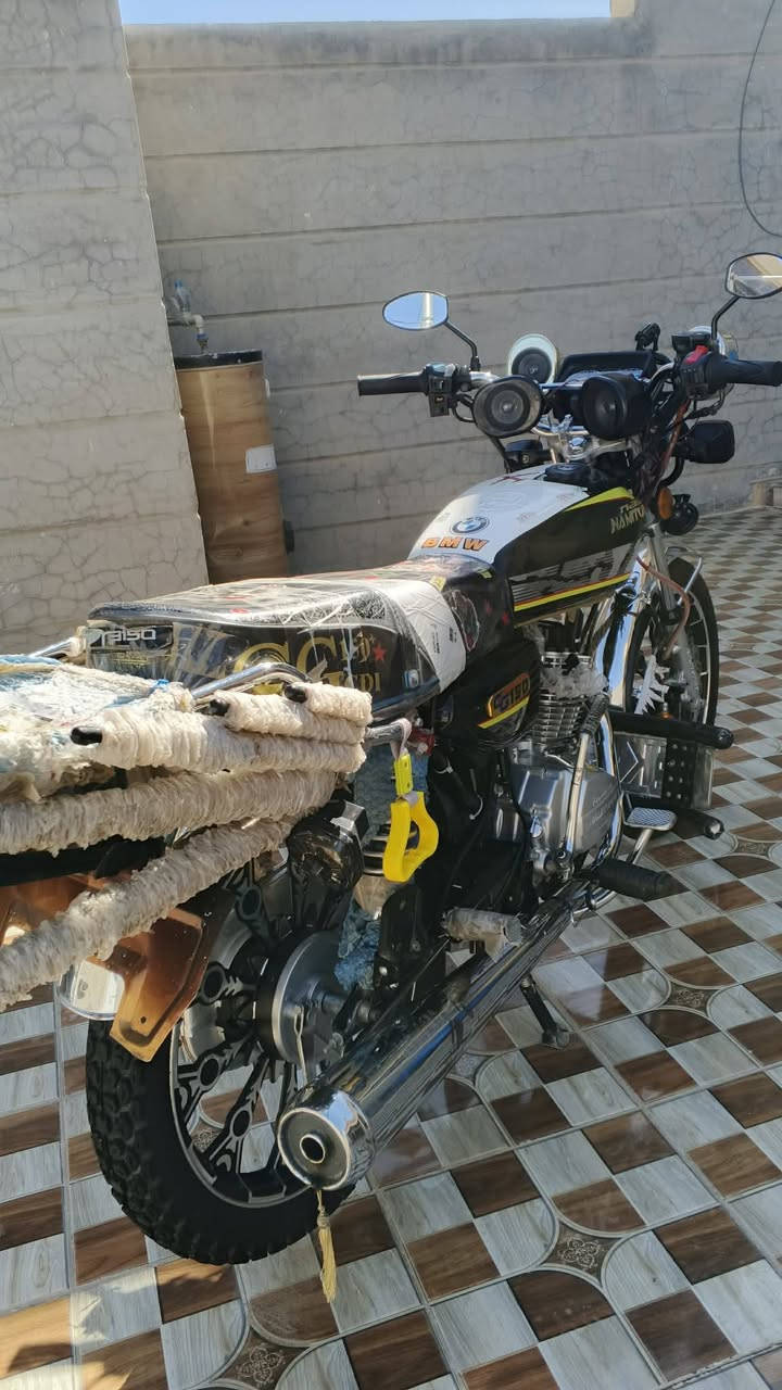 السلام عليكم دراجه نامه برو موديل ٢٥ محرك مامفتوح مايعوزه كلشي السعر 700 وبي مجال مكاني بيجي اتصل *********** متواجد فيس
