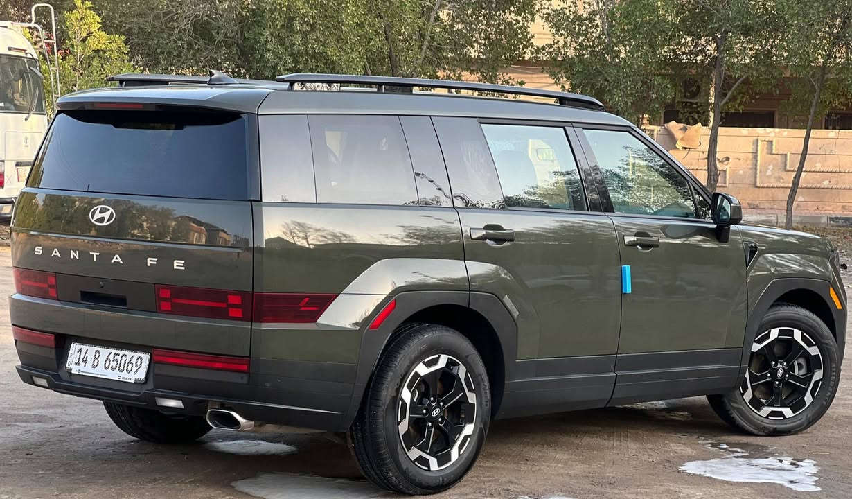 ألسـلام عليــكم سنتافي 2024 فول عدا الفتحه بنزين
وارد امريكي #لون #مميز #زيتوني
دخول جديد رقم جديد بصره شهداء بسمي 
السياره حيل نضيفه ماشيه 18 الف مايل 
ما ناقصه اي شي ارباك واحد طاك فقط برده ومصلح 
حادثه بيبان ثنين مبدلات جهة السايق 
#المحرك 2500سي سي #تيربو تنسه الادوانص وتشتغل بانزين عادي 
#المواصفات
1- مفتاح ذكي بصمة + التشغيل عن بعد+اناره ترحيب
2- كير بنظام الازار المنفصلة الاصدار الجديد ( بيانو) ٨سرع دبل كلج
٣- كير ماوس ثانوي لأوضاع القيادة / Drive Mode 
‏norml -  - Sport 
٤- كير تعليك مثل المارسدس 
٥- اوتو كار يعمل بلوتوث بدون كابل وتفتح خريطة اي منطقة بالعراق او العالم بشاشة السيارة
٦- هاند بريك بصمة 
‏٧ - Auto Hold  أوتو هولد
٨- خاصية ISOFIX   ايزو فكس قفل الاطفال
٩- نظام مانع الانزلاق
١٠ - نظام نزول المنحدرات.
١١ - نظام اطفاء المحرك (A) ذاتيا في الازدحامات لتوفير الوقود
١٢- شاشة كبيرة لمس تدعم Apple Car play و Android وبلوتوث مدمج والأوامر الصوتية
١٣- الداشبورد الكتروني لمس بانماط متغيرة حسب وضعية القيادة
١٤- الشاشة الوسطية حجم كبير ١٢ انج مع دعم الملاحة بالخرائط GPS وبوصلة للاتجاهات
١٥- شاحن هاتف wireles وايرلس
١٦-  مخارج شحن Tp_C عدد ٦وتشغيل الميديا
١٧- منافذ للطاقة كهرباء 12فولت ومنفذ 110 فولت
١٨-  مرايا نقطة عمياء 
١٩- خاصية الترحيب عند فتح السيارة
٢٠-  الصندوق كهربائي ذكي يفتح عند الاقتراب ويمكن قفل جميع ابواب السيارة عند غلق باب الخلفي للصندوق
٢١- حساسات ضغط الاطارات 
٢٢- حساسات أمامية / جانبية /خلفية
٢٣-  كامرة اضافية لتقنية منع الخروج عن المسار
٢٤- ميزة التوقف الذاتي للمركبة مانع للاصطدام عند القيادة او الرجوع
٢٥-  المركبة تعيد نفسها للمسار الصحيح عند عدم الانتباه
٢٦- لايت زينون رباعي العدسات بتقنية High Beam الانارة الذكية + LED  نهاري 
٢٧- بك لايت LED مميز مدعوم بتقنية ضد الضباب لاوضح رؤية للمركبة
٢٨- كاميرة   3D تفاعلية متعددة الاوضاع
٢٩- سستم صوت هارمن كاردن 10 سماعات محيطية مع دمام وتويترز 
٣٠-  نظام القيادة الذاتي الذكي في الشوارع المخططة 
٣١- مثبت السرعة Cruise وميزة التباعد عن المركبات
٣٢- خاصية المايك للسائق للتحدث مع الركاب في الخلف
٣٣- حساس حراري بسقف السيارة بتحذير صوتي في حال نسيان الاطفال في المركبة
٣٤- قفل الابواب والنوافذ / خاصية عدم العبث للاطفال
٣٥- القفل المركزي للابواب وعدم الفتح عند مرور مركبة بشكل قريب من السيارة 
٣٧- الداخل جلد بلون مميز اسود وابيض اوف وايت تطعيم الدواخل
٣٨- ستيرنغ من الجلد حياكة مع تحكمات وميزة تدفئة المقود
٣٩- شفتات رياضية بالمقود
٤٠-  التبريد والتدفئة تحكم شاشة وتحكم يدوي ايضا
٤١-  التبريد امامي خلفي مناخ منفصل
٤٣- قبضات أبواب ألمنيوم مع خاصية الانارة ليلا
٤٤- حساس لمس ابواب لفتح وغلق باب السائق والراكب
٤٥- ماسحات امامية حساس / تشغيل تلقائي وسرعة حسب غزارة المطر
٤٦- ماسحة خلفية حساس /  تشغيل تلقائي عند المطر
٤٧- اريل نفكيتر مدمج بتقنية التقاط بث الراديو HD
٤٨- الصندوق كهربائي ذكي يفتح عند الاقتراب
وبعد بيها هواي مواصفات 
#السعر #247 وبيها مجال للطيبين 
#للاستفسار  ***********
