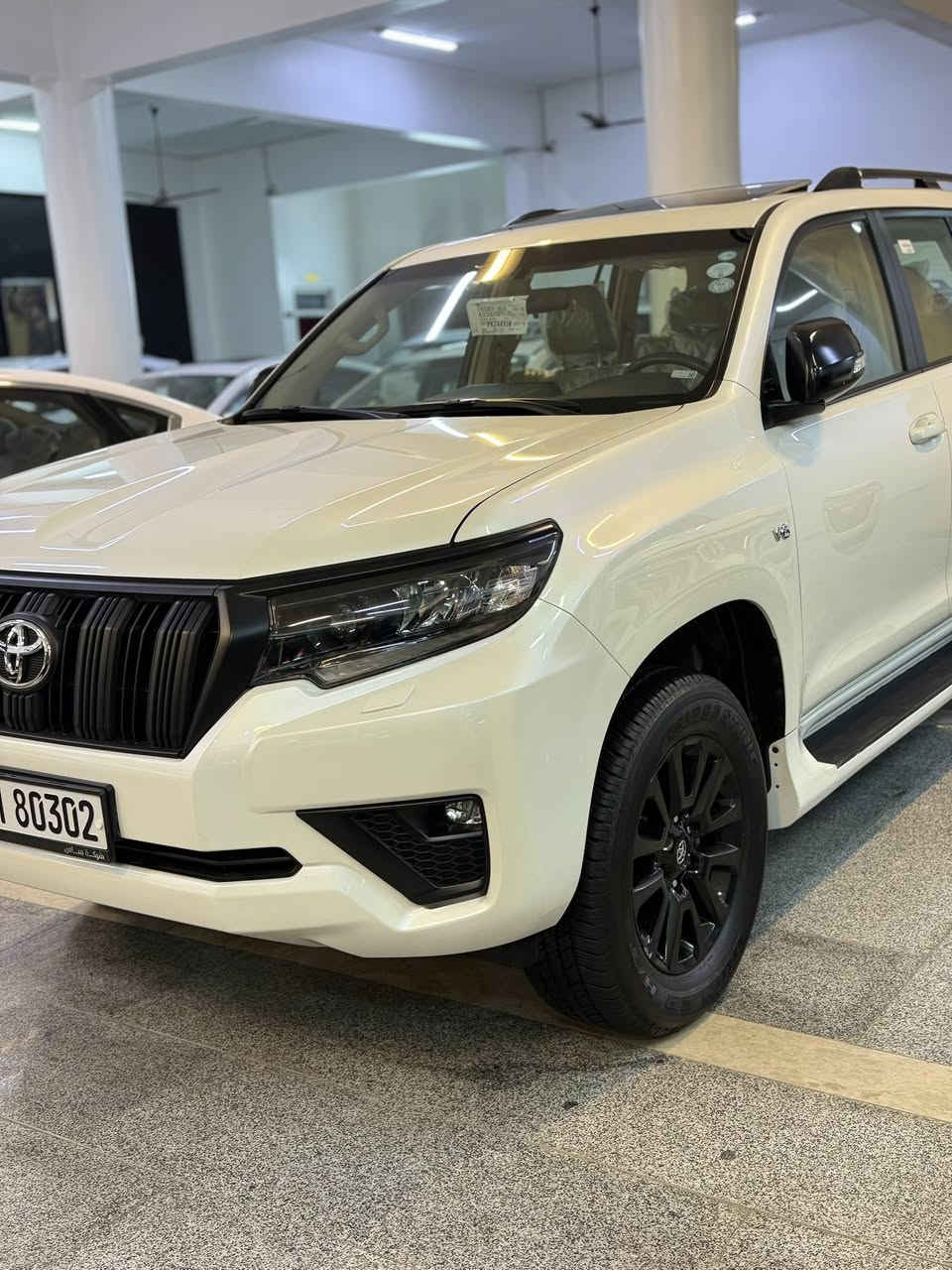 سلام عليكم ،، تويوتا برادو Txs ابيض موديل 2023 
رقم اربيل جديده جدا عداد المسافه 20 الف كم ضمان شركة ساز  مكان السياره زيونه او كراده لزياده المعلومات الاتصال ب ***********
