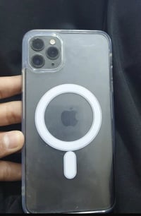 آيفون ١١ برو ماكس • ٦٤ • زيتوني