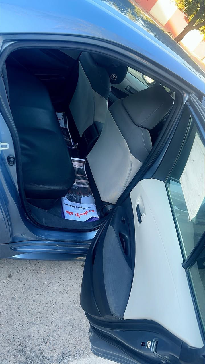 السلام عليكم للبيع كورلا 2022  محسن تجي داخل لونين وبصمة مو سويج وارد امريكي هايبرد محرك 1800 LE قطعتين صبغ جاملغ وبونيد سعر 148 باسمي رقم بغداد ماشية 45 الف كيلوا 
***********
بغداد الدورة
