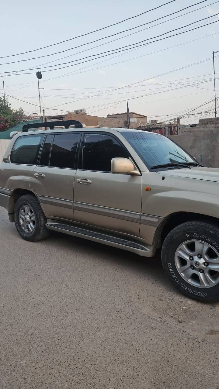 لاندكروز مصفحة  بلسنوية تصفيح
نوع المركبة / لاند كروزر VX مواصفات لكزز
موديل / 2006 رقم بغداد
حجم المحرك ونوع الوقود /  V8. 4.7 بانزين فول جلد كهرباء كشنات وستيرن  ثلاجة  فول السيارة مرشوشه مكانات اثر جراد ابيعها عام
عنوانها / بغداد سعر.   120.  وبيها مجال                   السيارة ارقام وسنوية جديده انكليزي.
***********
