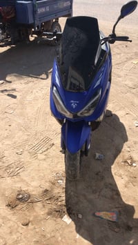 دراجه اتو للبيع جديده بمعنى الكلمه تشغيل عن بعد تاير جدد باتري جدي  لا...